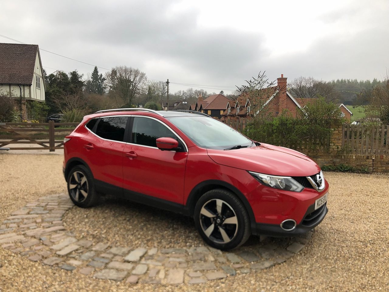 2015 NISSAN QASHQAI n-tec 1.6 dCi 130PS Xtronic - Picture 1 of 11