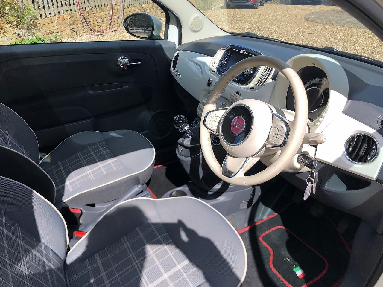 2016 FIAT 500 1.2i Lounge S/S - Picture 8 of 12